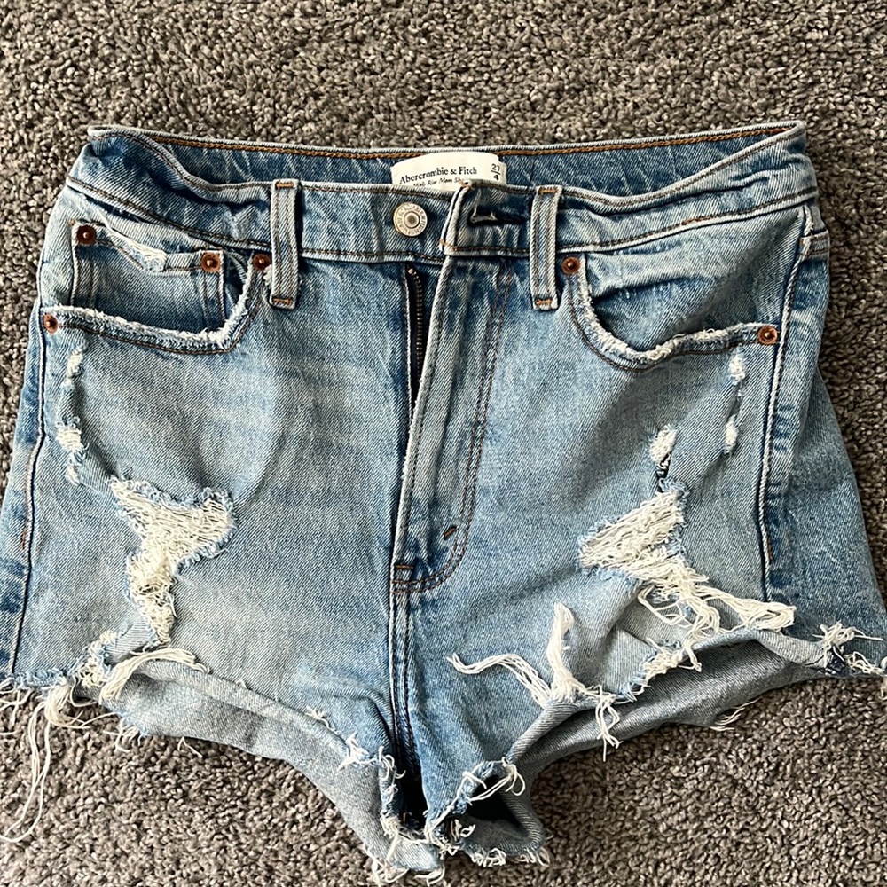 Abercrombie high rise mom short